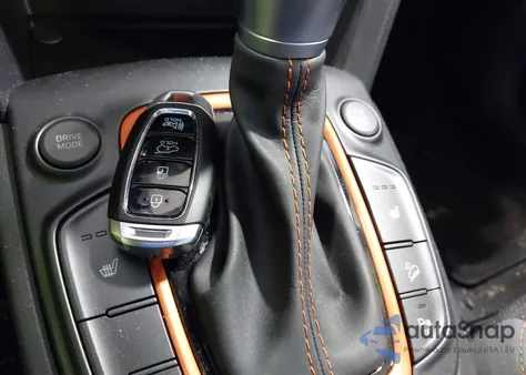 2020 Hyundai Kona Ultimate z USA, uszkodzony, nr VIN KM8K5CA53LU477522